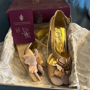 Brand New - Beautiful Fergie beige suede shoes